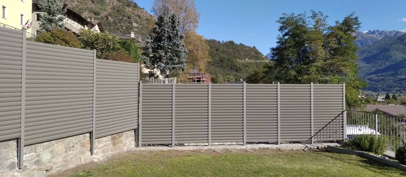 come pulire recinzione in alluminio